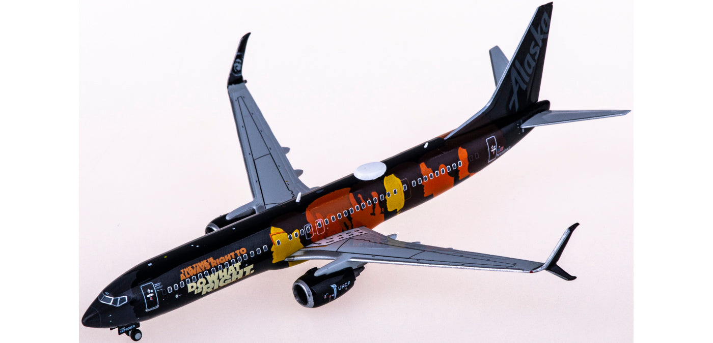 1:400 Geminijets GJASA2026 Alaska Airlines Boeing 737-900ER N492AS Our Commitment+Free Tractor