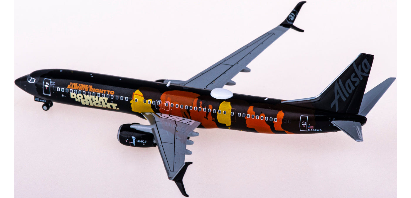 1:400 Geminijets GJASA2026 Alaska Airlines Boeing 737-900ER N492AS Our Commitment+Free Tractor