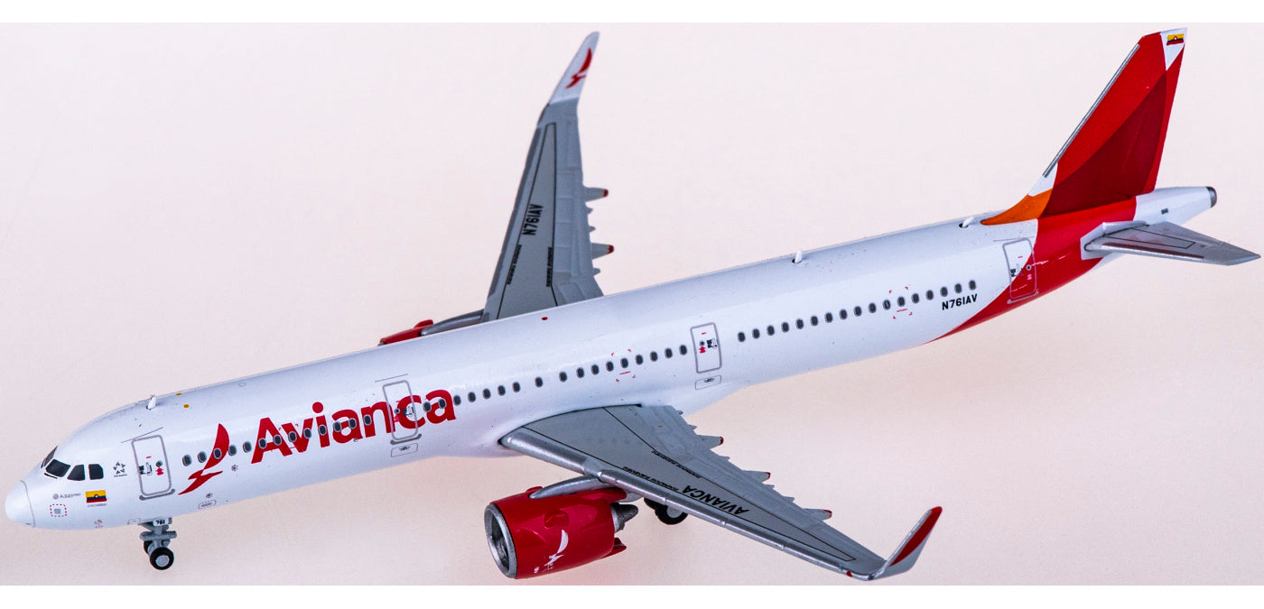 1:400 Geminijets GJAVA2006 Avianca Airbus A321neo N761AV+Free Tractor