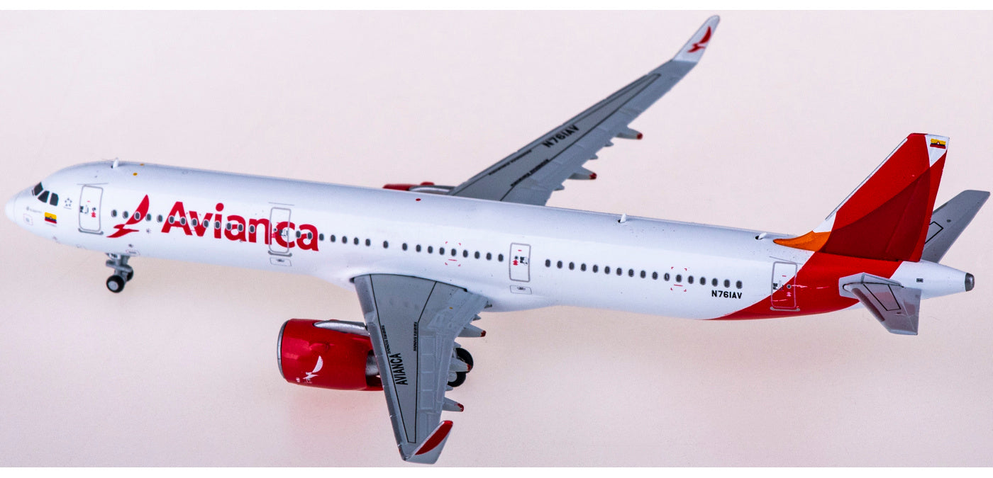 1:400 Geminijets GJAVA2006 Avianca Airbus A321neo N761AV+Free Tractor