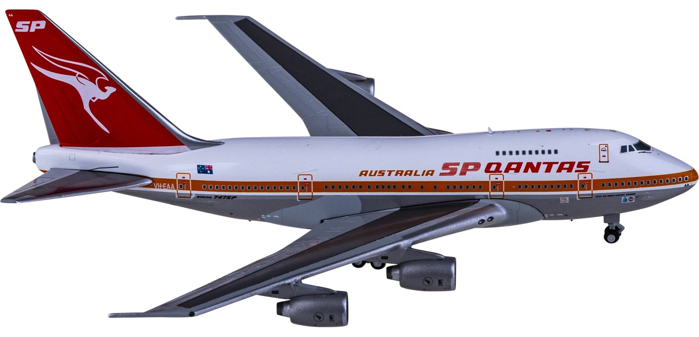 1:400 JC Wings EW474S005 Qantas Airways Boeing 747SP VH-EAA+Free Tractor
