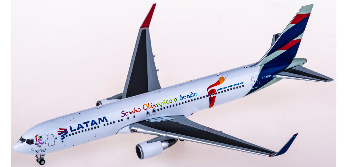 1:400 JC Wings XX4244 LATAM Airlines Boeing 767-300ER PT-MSY+Free Tractor