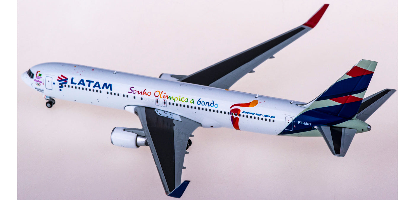 1:400 JC Wings XX4244 LATAM Airlines Boeing 767-300ER PT-MSY+Free Tractor