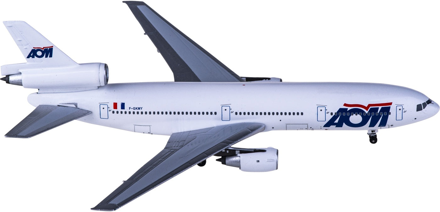 1:400 AeroClassics AC411033 AOM French Airlines McDonnell Douglas DC-10-30 F-GKMY Aircraft Model+Free Tractor