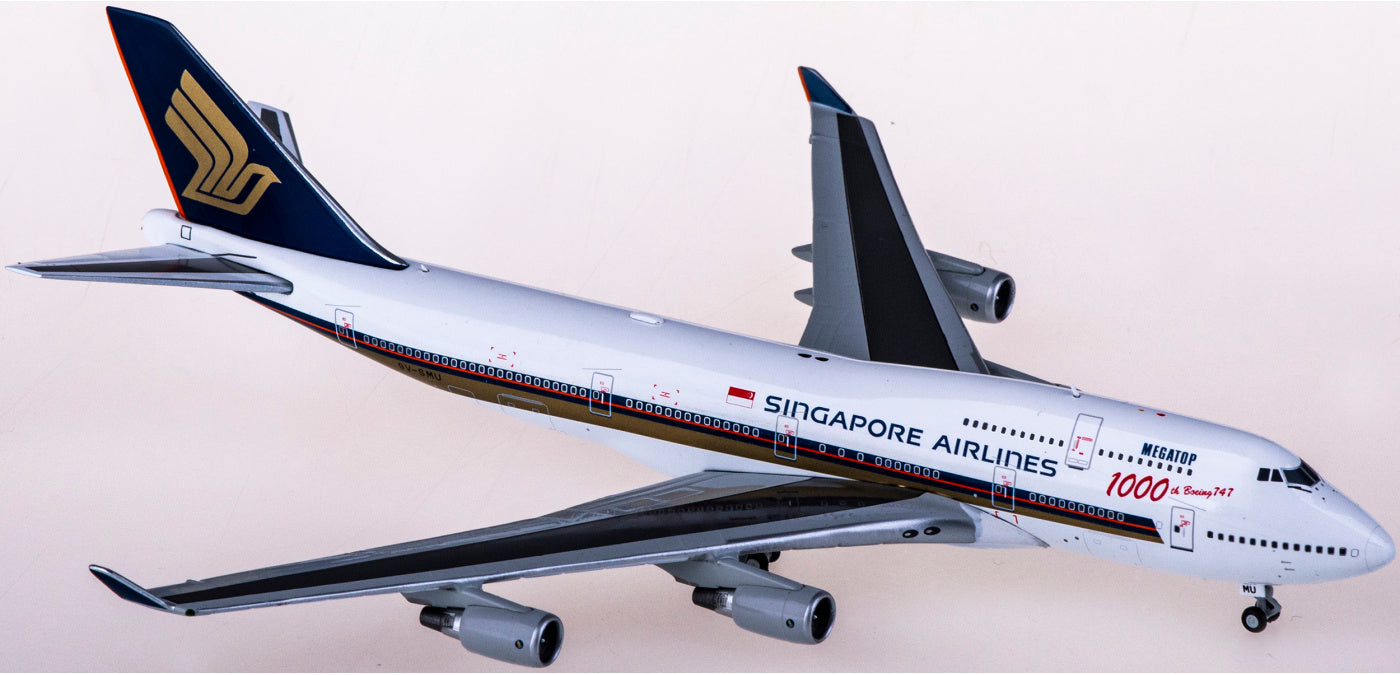 1:400 JC Wings EW4744004 Singapore Airlines Boeing 747-400 9V-SMU Aircraft Model+Free Tractor