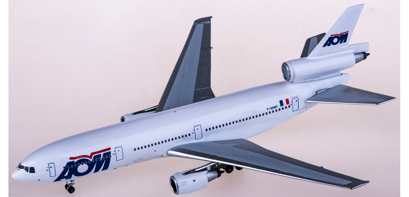 1:400 AeroClassics AC411033 AOM French Airlines McDonnell Douglas DC-10-30 F-GKMY Aircraft Model+Free Tractor