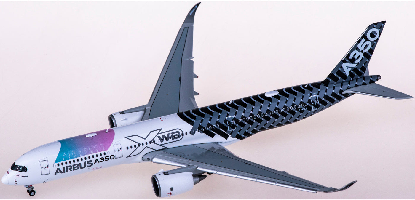 1:400 JC Wings LH4228A Airbus A350-900XWB F-WWCF "Flaps Down"+Free Tractor