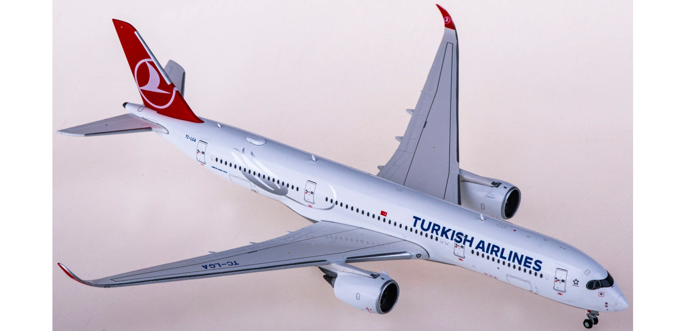 1:400 JC Wings EW4359006 Turkish Airlines Airbus A350-900XWB TC-LGA+Free Tractor