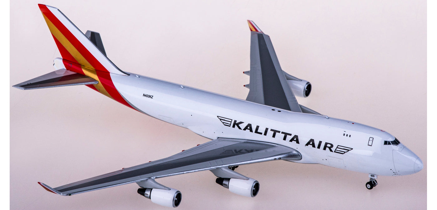 1:400 Phoenix PH04424 Kalitta Air Boeing 747-400 N403KZ+Free Tractor