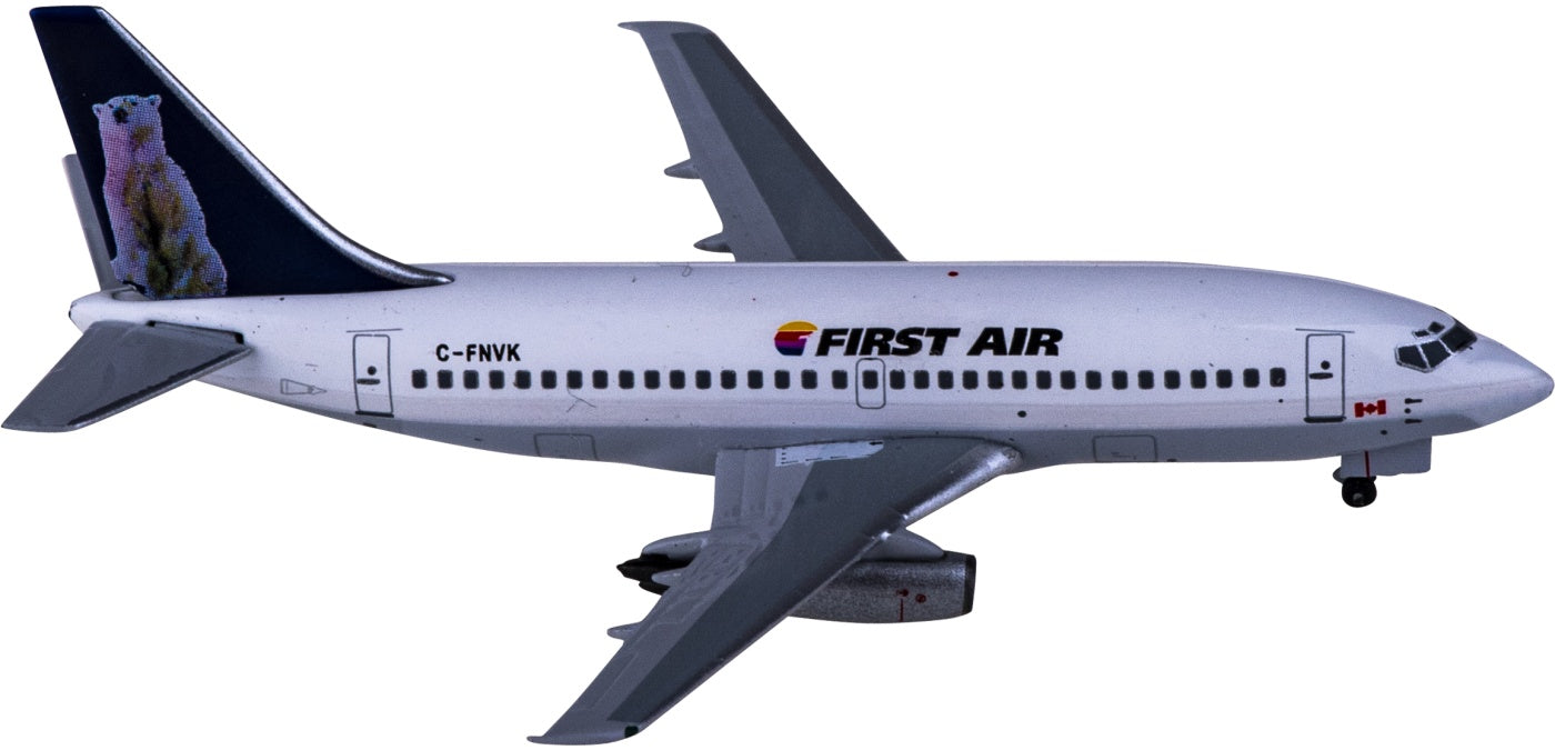 1:400 AeroClassics AC411058 First Air Boeing 737-200 C-FNVK Aircraft Model+Free Tractor