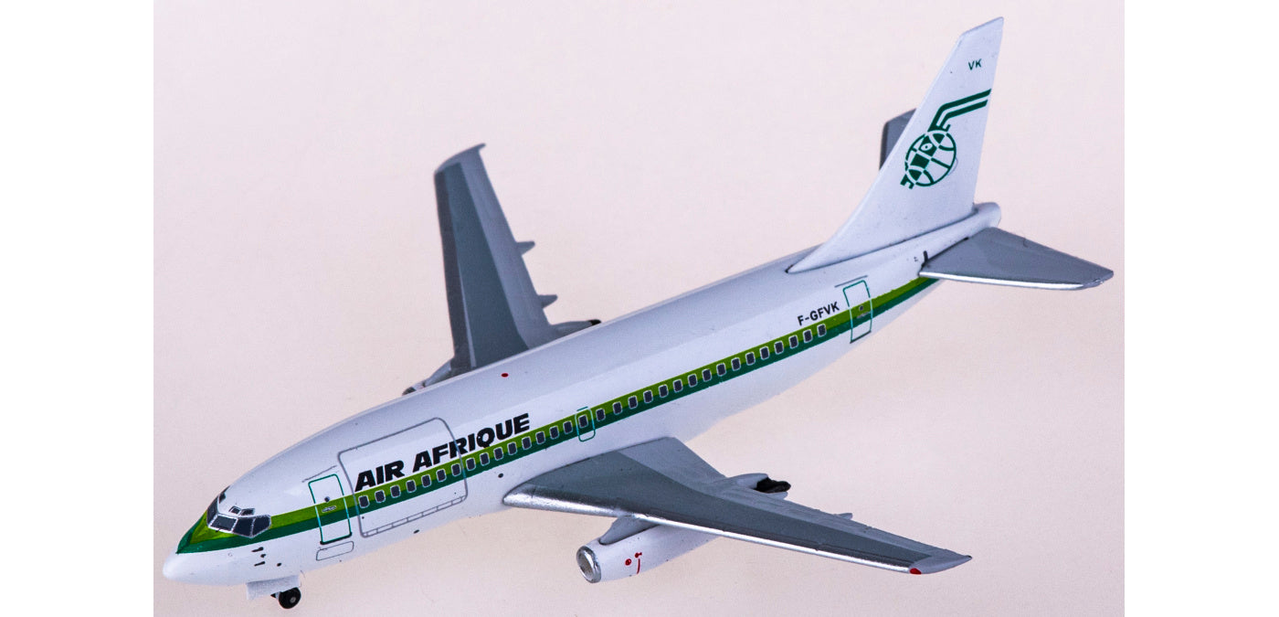 1:400 AeroClassics AC411054 Air Afrique Boeing 737-200 F-GFVK Aircraft Model+Free Tractor