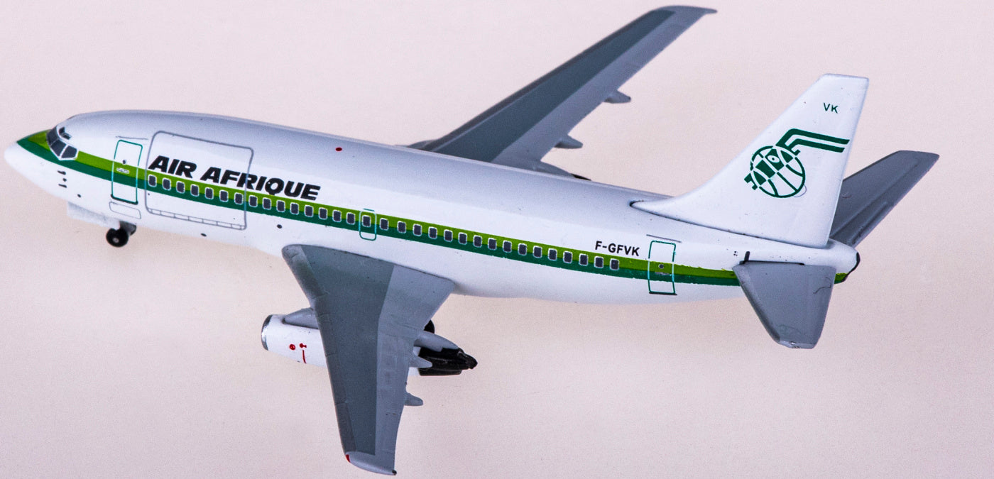 1:400 AeroClassics AC411054 Air Afrique Boeing 737-200 F-GFVK Aircraft Model+Free Tractor