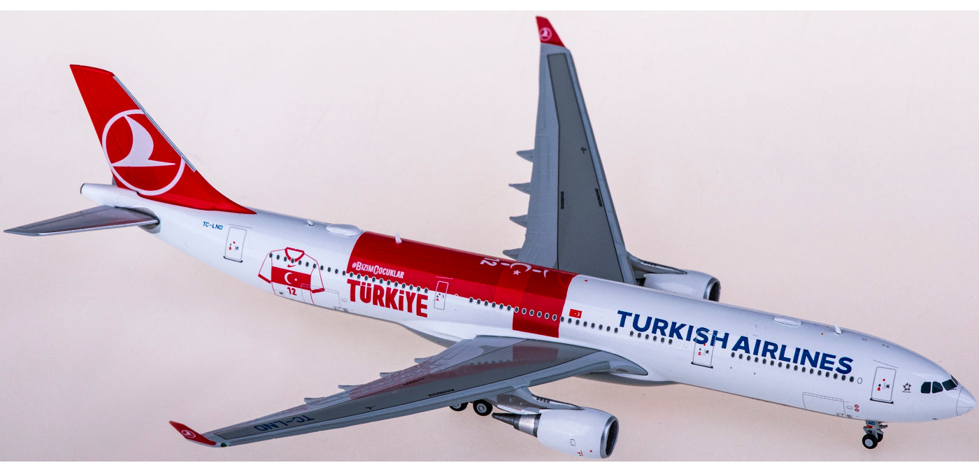 1:400 JC Wings EW4333011 Turkish Airlines Airbus A330-300 TC-LND+Free Tractor