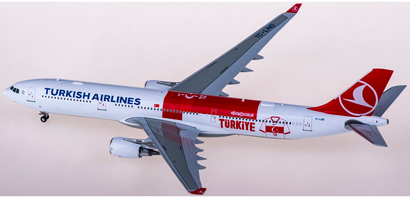 1:400 JC Wings EW4333011 Turkish Airlines Airbus A330-300 TC-LND+Free Tractor