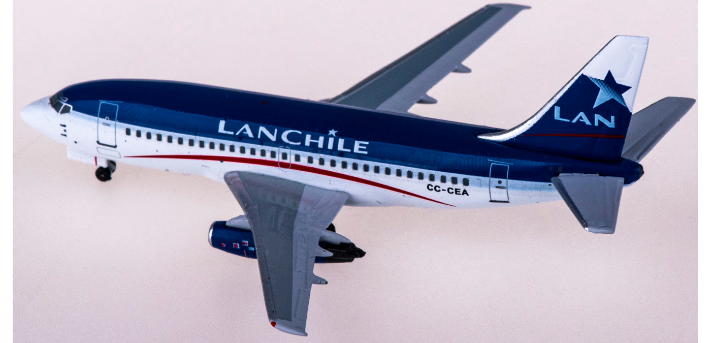 1:400 AeroClassics AC411059 LAN Airlines Boeing 737-200 CC-CEA Aircraft Model+Free Tractor