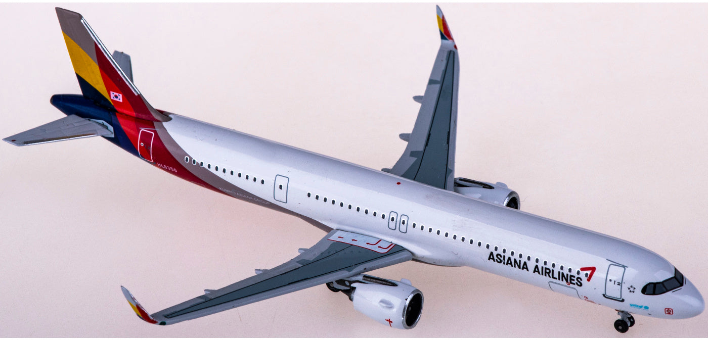 1:400 AeroClassics AC411071 Asiana Airbus A321neo HL8356 Aircraft Model+Free Tractor