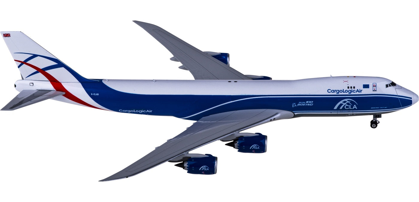 1:400 Phoenix PH11743 CargoLogicAir Boeing 747-8F G-CLAB+Free Tractor