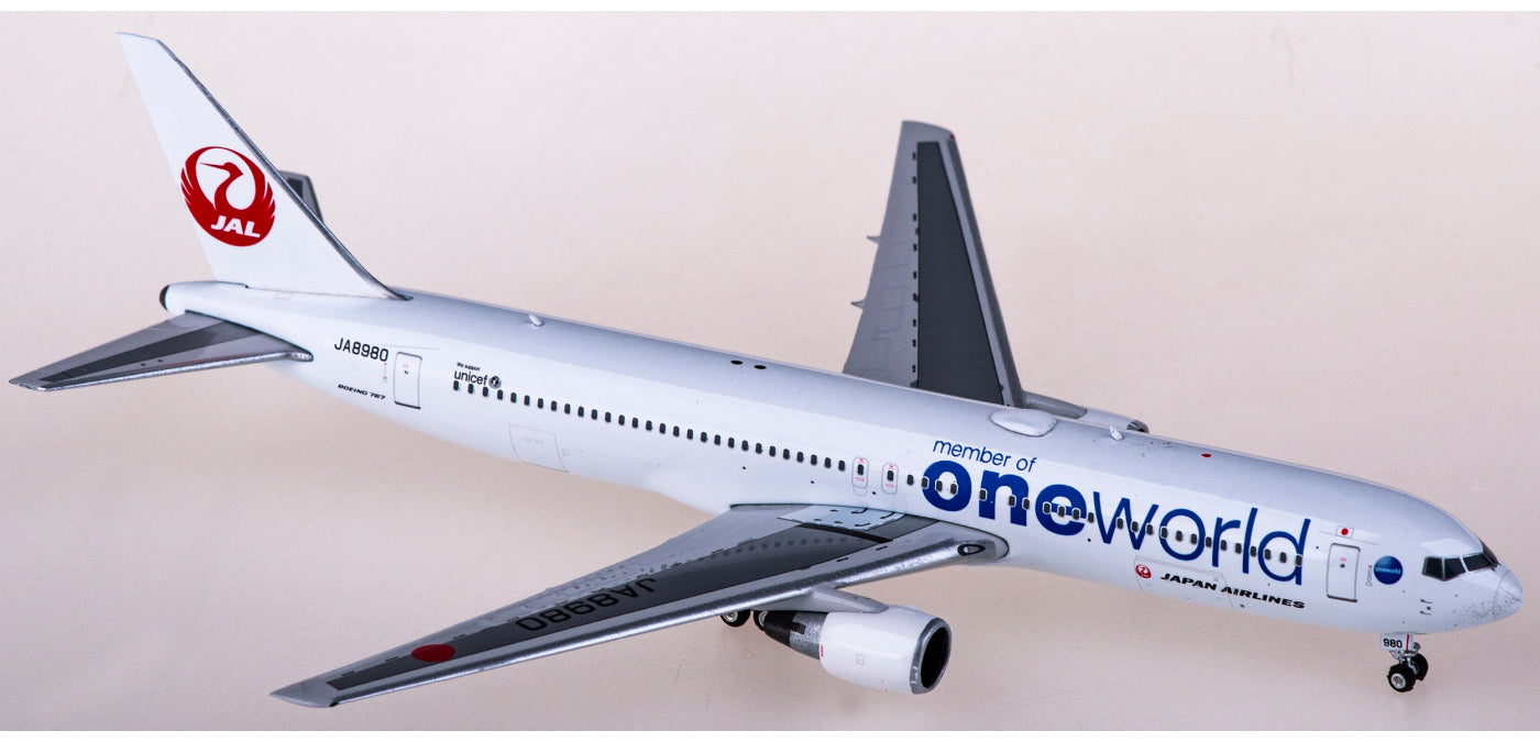 1:400 Phoenix PH04432 Japan Airlines Boeing 767-300 JA898 "ONE WORLD"+Free Tractor