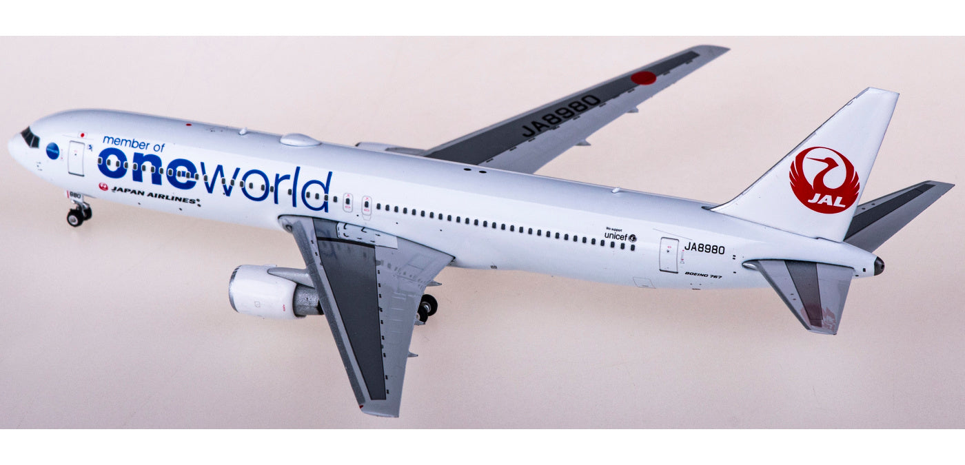 1:400 Phoenix PH04432 Japan Airlines Boeing 767-300 JA898 "ONE WORLD"+Free Tractor