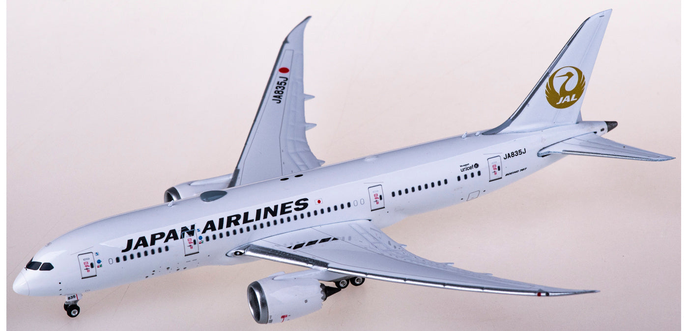 1:400 Phoenix PH04438 Japan Airlines Boeing 787-8 JA835J+Free Tractor