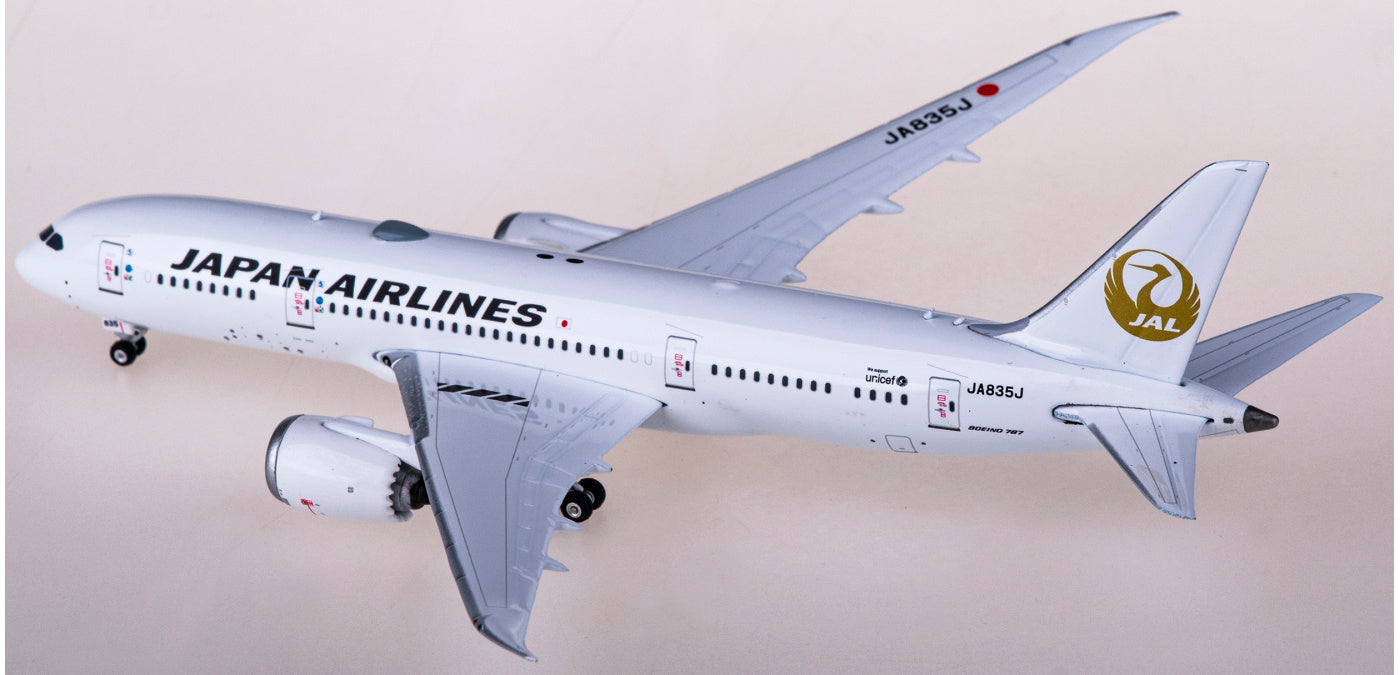 1:400 Phoenix PH04438 Japan Airlines Boeing 787-8 JA835J+Free Tractor