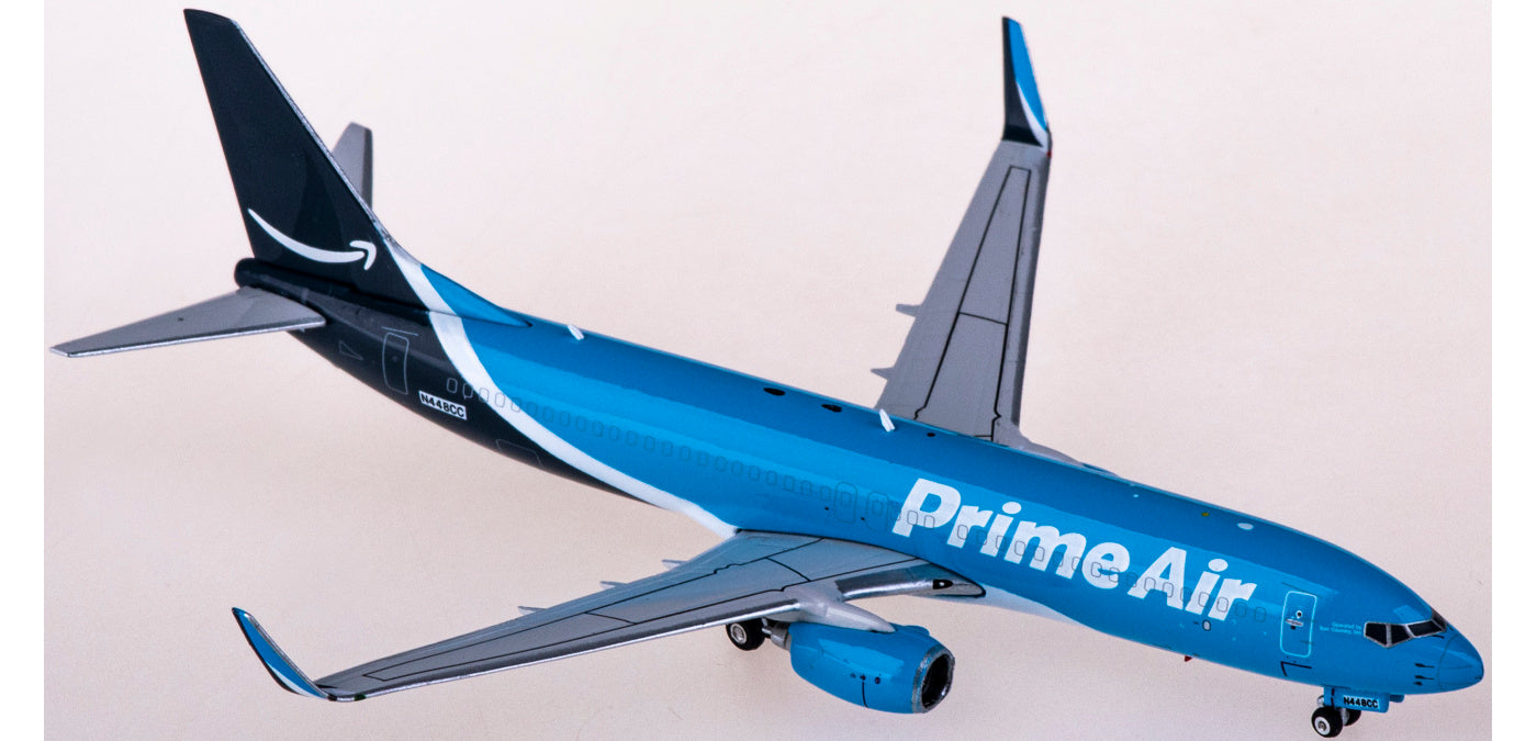 1:400 Phoenix PH04444 Amazon Prime Air Boeing 737-800 N448CC+Free Tractor