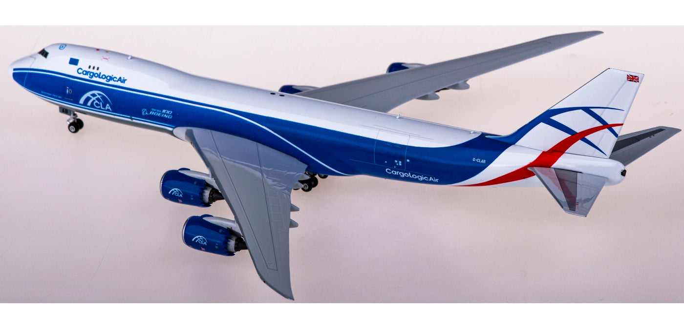 1:400 Phoenix PH11743 CargoLogicAir Boeing 747-8F G-CLAB+Free Tractor