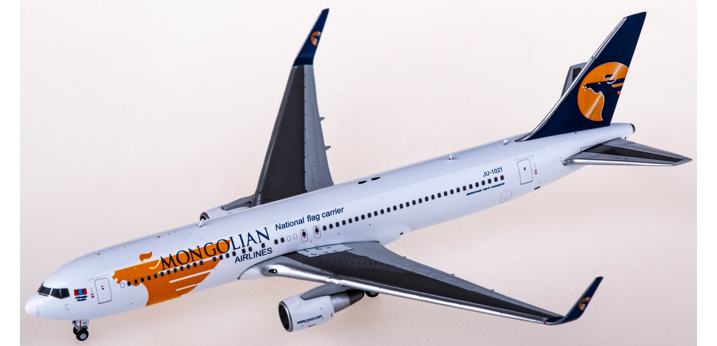 1:400 JC Wings LH4254 MIAT Mongolian Airlines Boeing 767-300ER JU-1021+Free Tractor