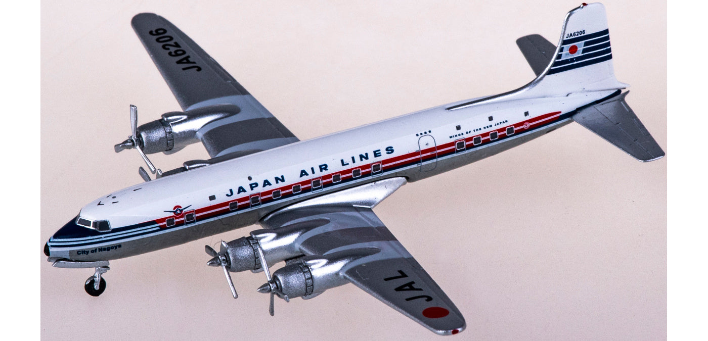 1:400 AeroClassics AC411067 Japan Airlines Douglas DC-6 JA6206 Aircraft Model+Free Tractor