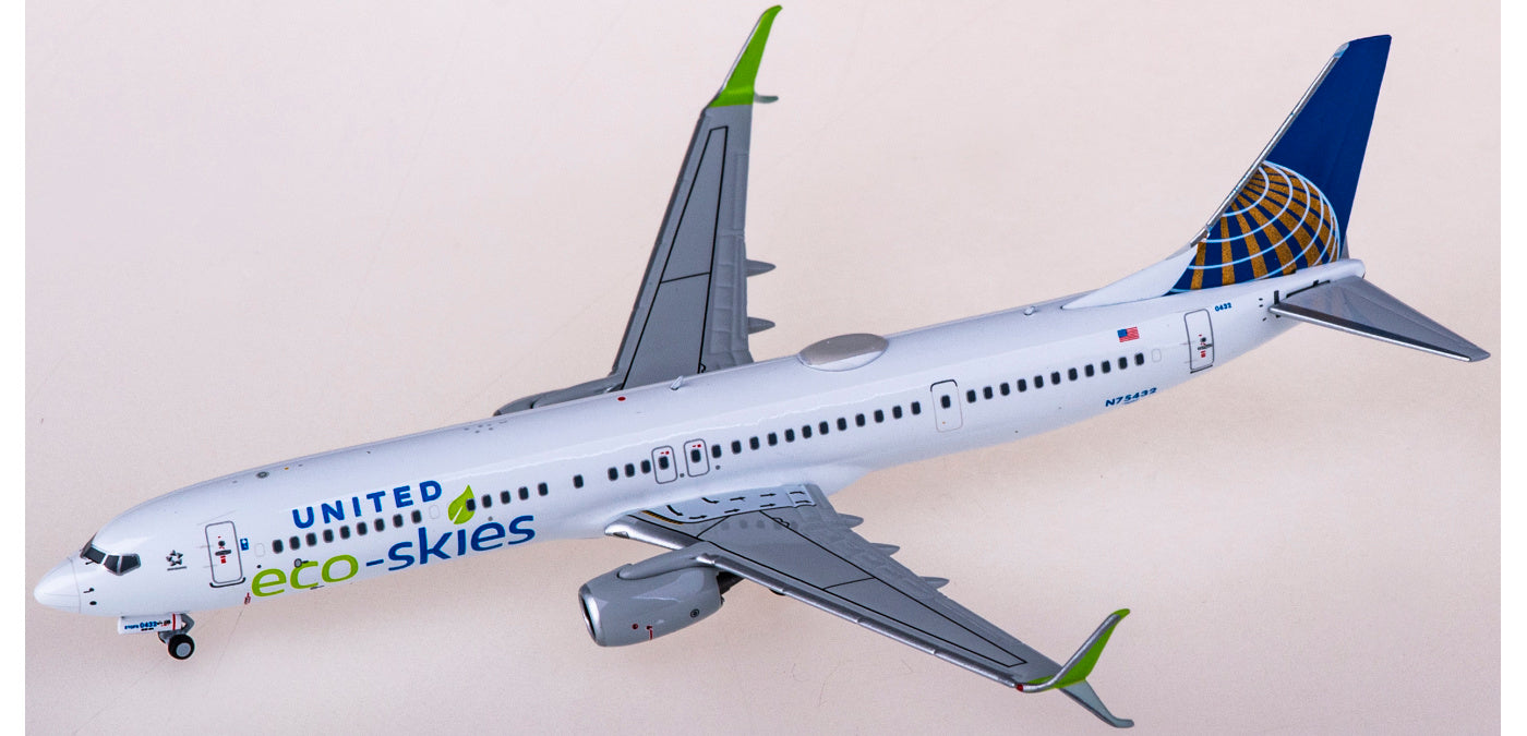 1:400 NG Models NG79009 United Airlines Boeing 737-900ER N75432+Free Tractor