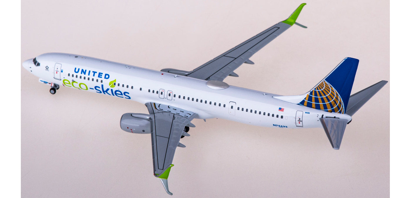 1:400 NG Models NG79009 United Airlines Boeing 737-900ER N75432+Free Tractor