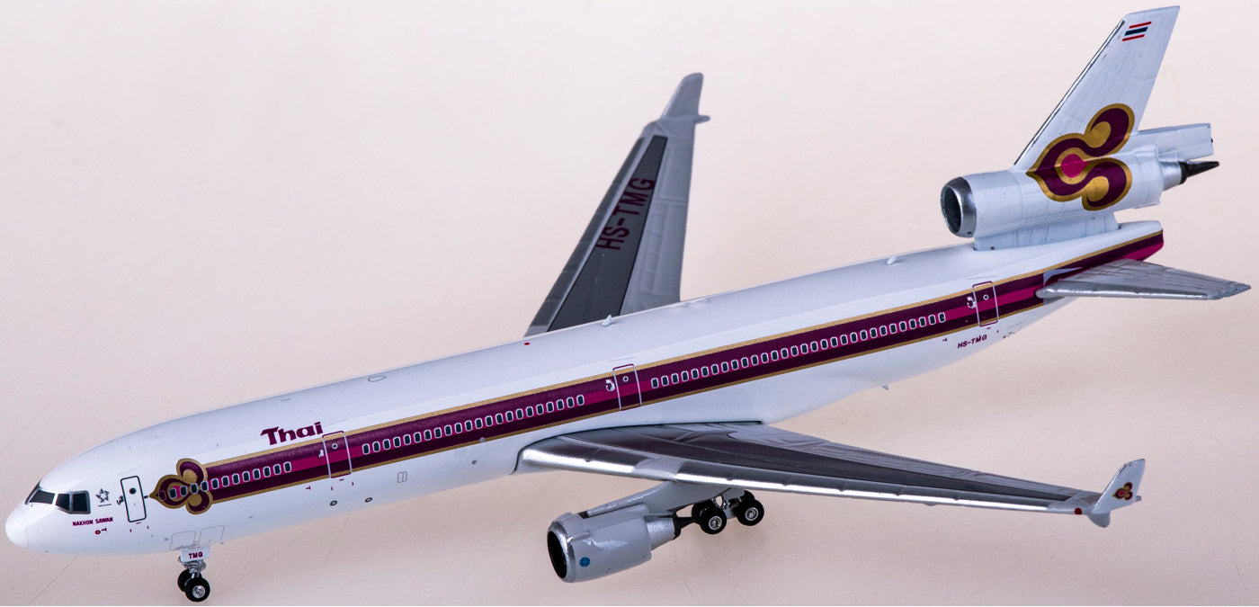 1:400 Phoenix PH11758 Thai Airways McDonnell Douglas MD-11 HS-TMG+Free Tractor