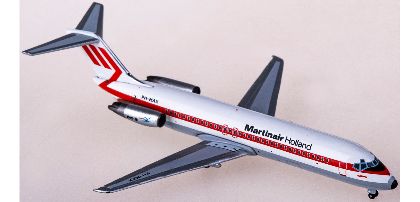 1:400 AeroClassics AC411121 Martinair McDonnell Douglas DC-9-32 PH-MAX Aircraft Model+Free Tractor