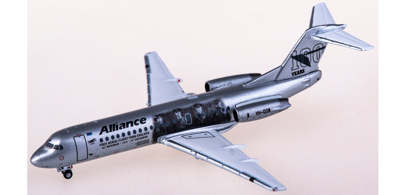 1:400 Geminijets GJUTY1997 Alliance Airlines Fokker 70 VH-QQW Vickers Vimy 100 Years+Free Tractor