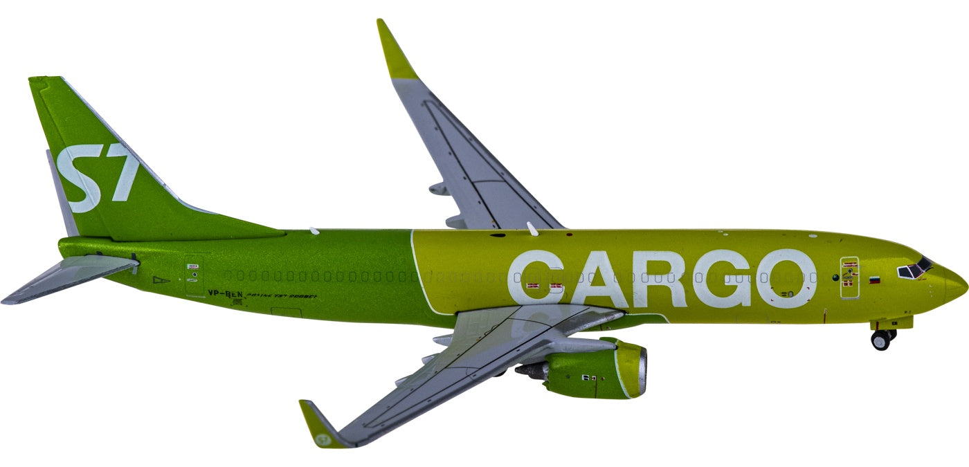 1:400 Geminijets GJSBI2004 S7 Airlines Boeing 737-800BCF Cargo VP-BEN+Free Tractor