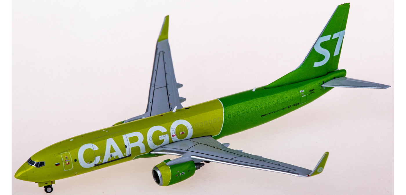 1:400 Geminijets GJSBI2004 S7 Airlines Boeing 737-800BCF Cargo VP-BEN+Free Tractor