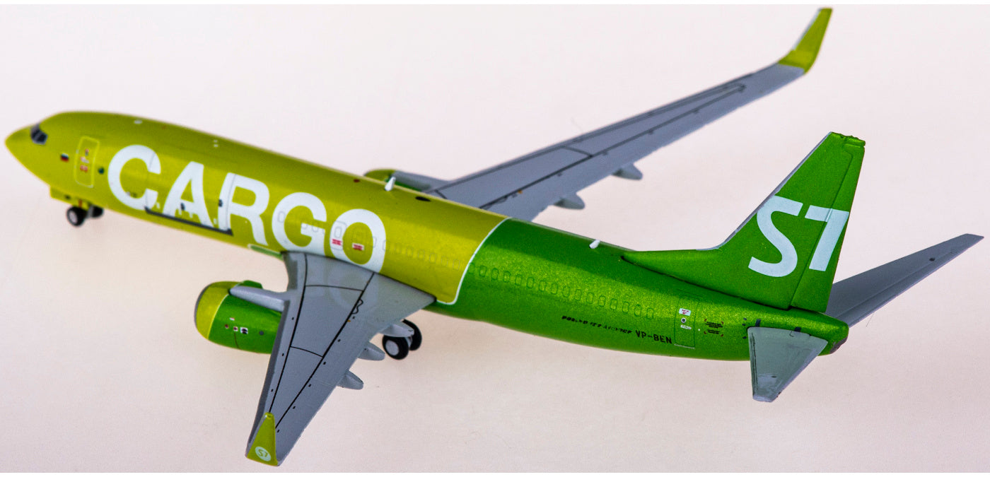 1:400 Geminijets GJSBI2004 S7 Airlines Boeing 737-800BCF Cargo VP-BEN+Free Tractor