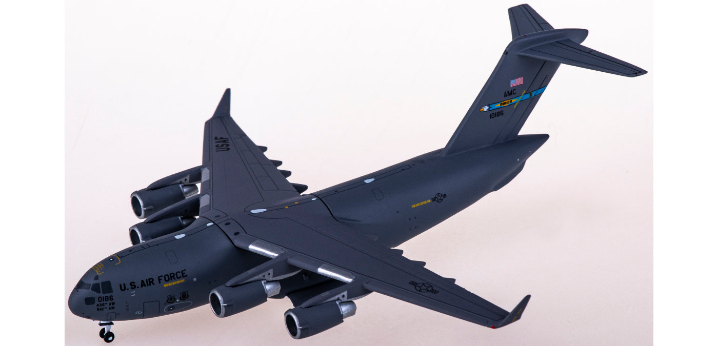 1:400 Geminijets GMUSA113 USAF Boeing C-17A Globemaster III 01-0186+Free Tractor