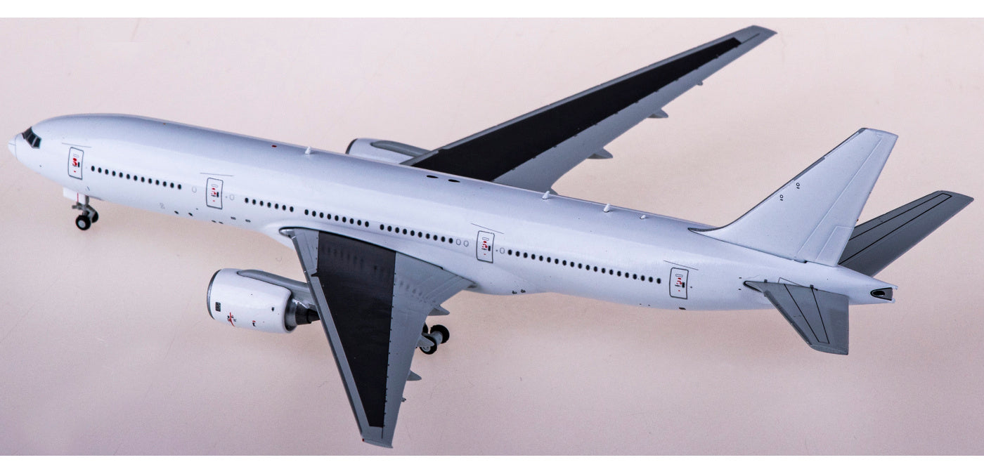 1:400 JC Wings BK2016 Boeing 777-200 Blank+Free Tractor