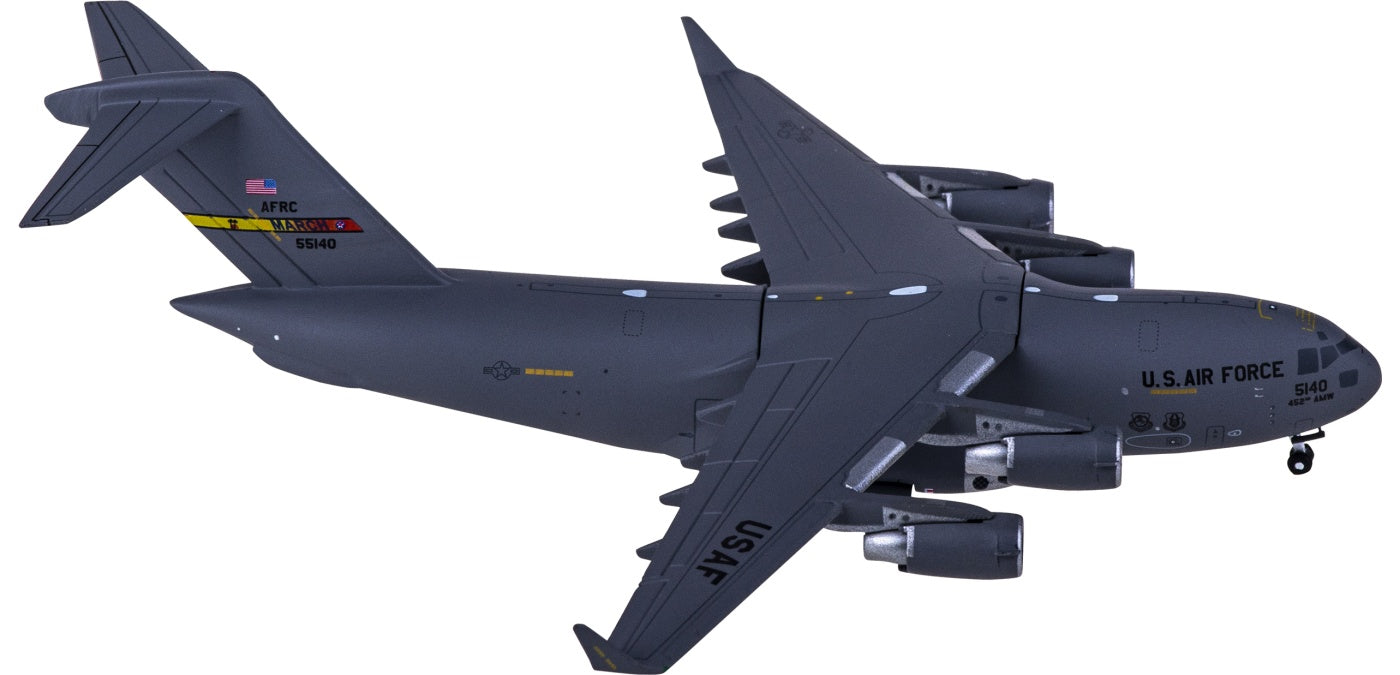 1:400 Geminijets GMUSA115 USAF Boeing C-17A Globemaster III 05-5140+Free Tractor