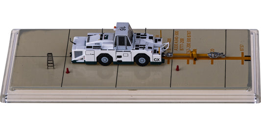 1:200 JC Wings GSE2WT500E04 Cathay Pacific WT500E Airport Tractor turck