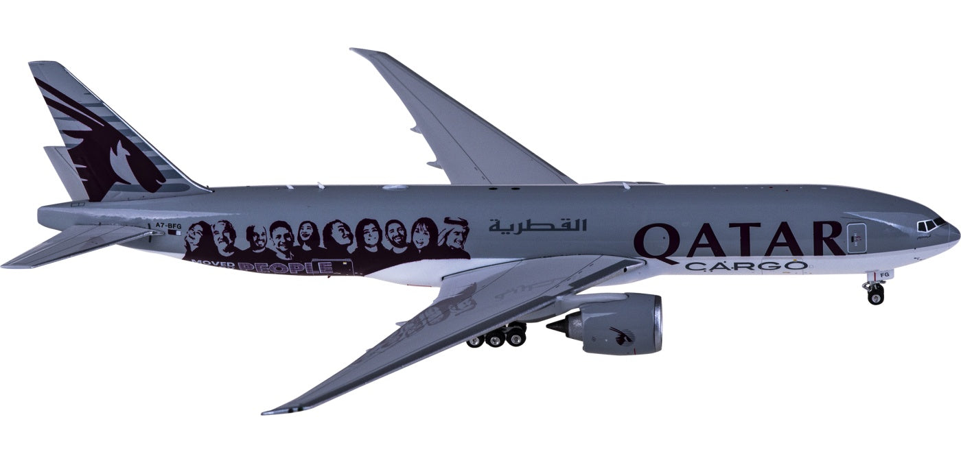 1:400 Phoenix PH04475 Qatar Cargo Boeing 777-200LRF A7-BFG+Free Tractor