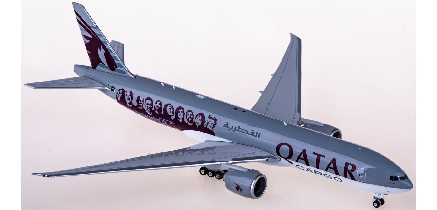 1:400 Phoenix PH04475 Qatar Cargo Boeing 777-200LRF A7-BFG+Free Tractor