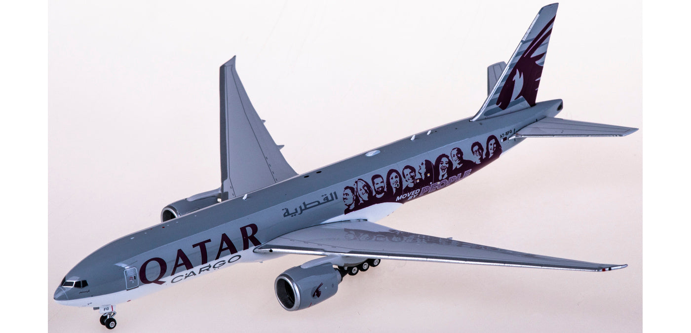 1:400 Phoenix PH04475 Qatar Cargo Boeing 777-200LRF A7-BFG+Free Tractor