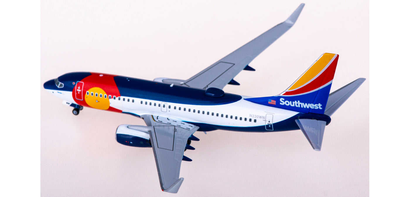 1:400 NG Models NG77021 Southwest Airlines Boeing 737-700 N230WN+Free Tractor