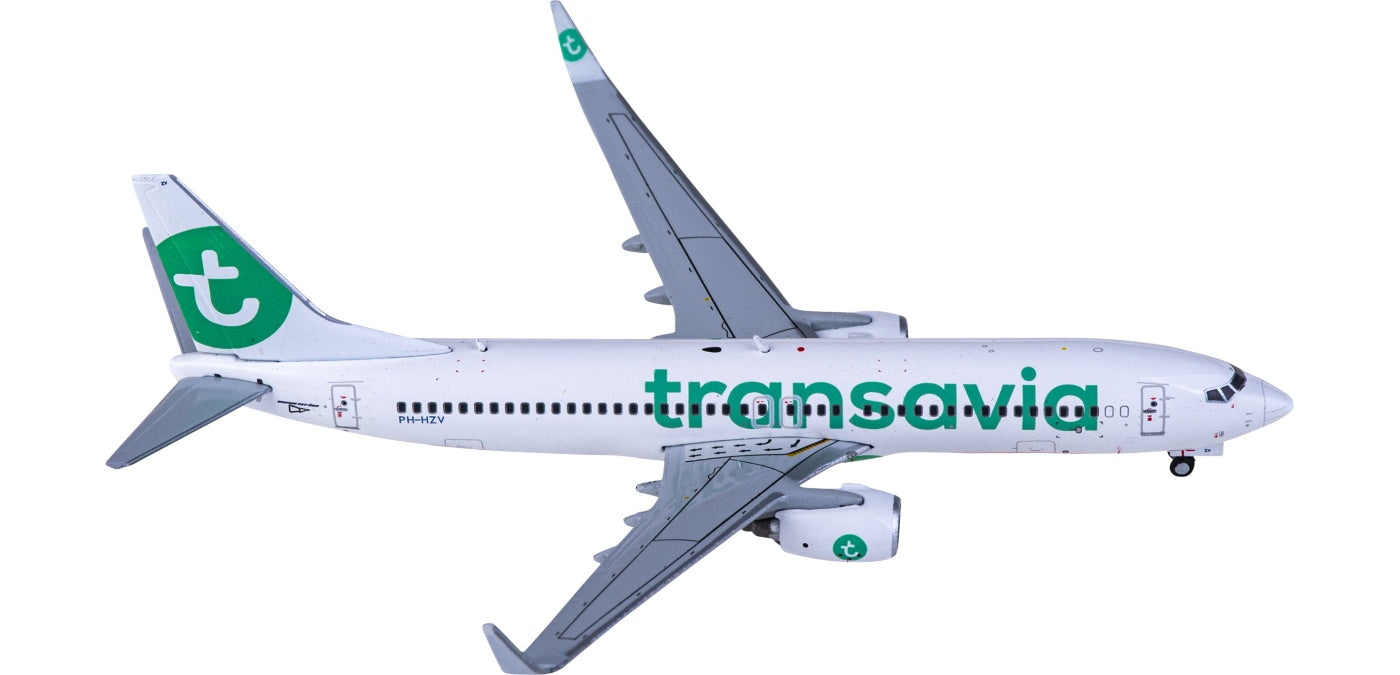 1:400 Geminijets GJTRA1977 Transavia Boeing 737-800 PH-HZV+Free Tractor