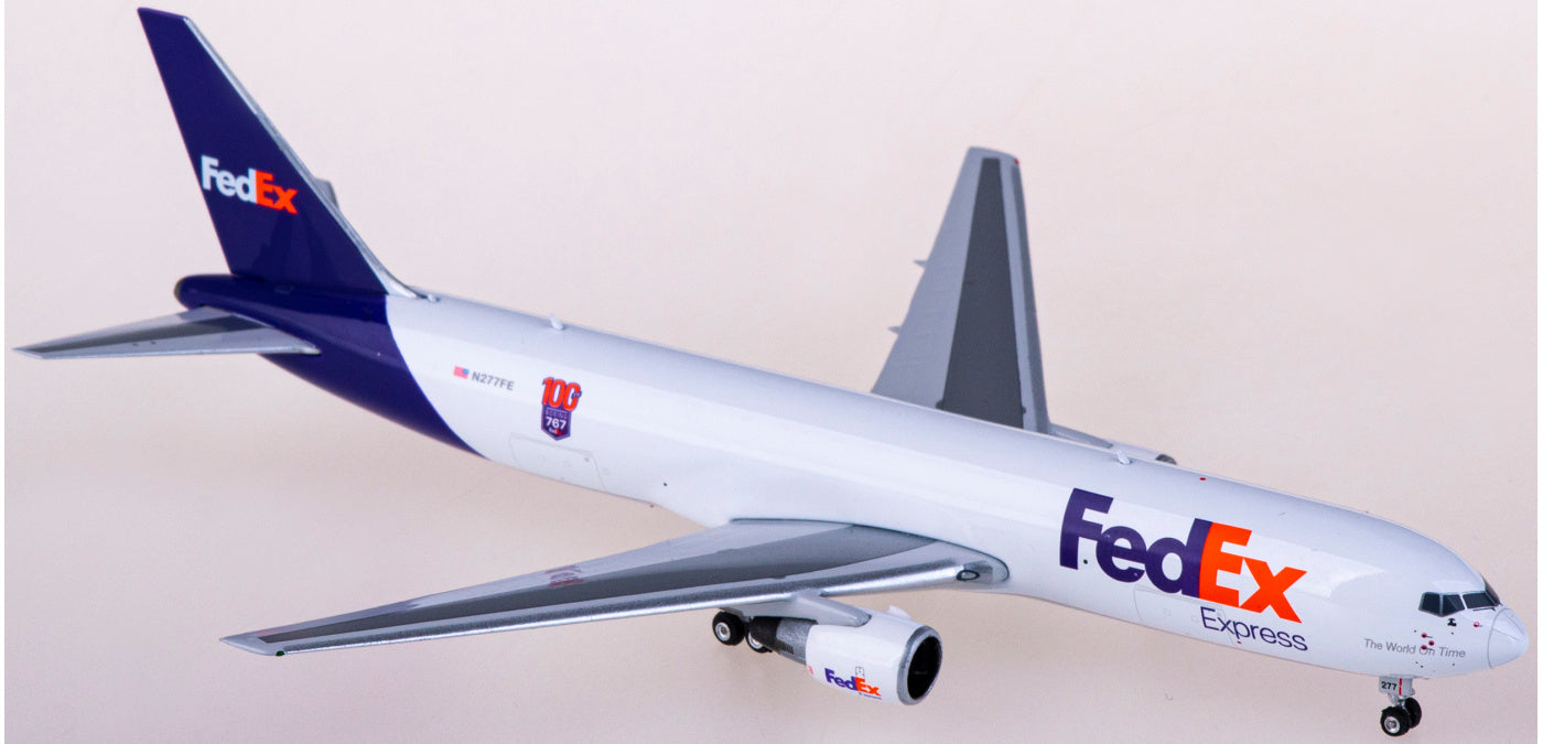1:400 Phoenix PH04479 FedEx Express Boeing 767-300F N277FE+Free Tractor