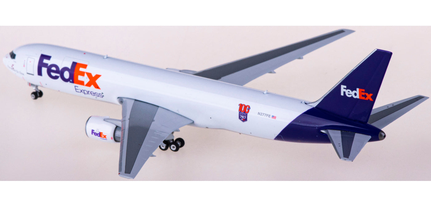 1:400 Phoenix PH04479 FedEx Express Boeing 767-300F N277FE+Free Tractor