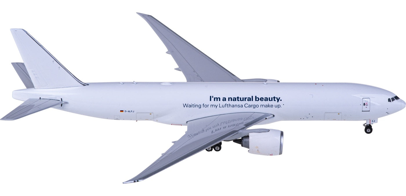 1:400 Phoenix PH04480 Lufthansa Cargo Boeing 777-200F D-ALFJ+Free Tractor