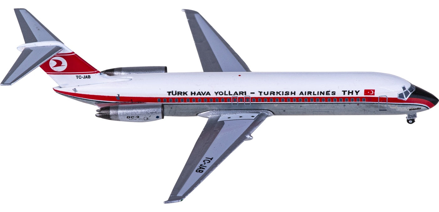 1:400 AeroClassics AC411149 Turkish Airlines McDonnell Douglas DC-9-32 TC-JAB Aircraft Model+Free Tractor